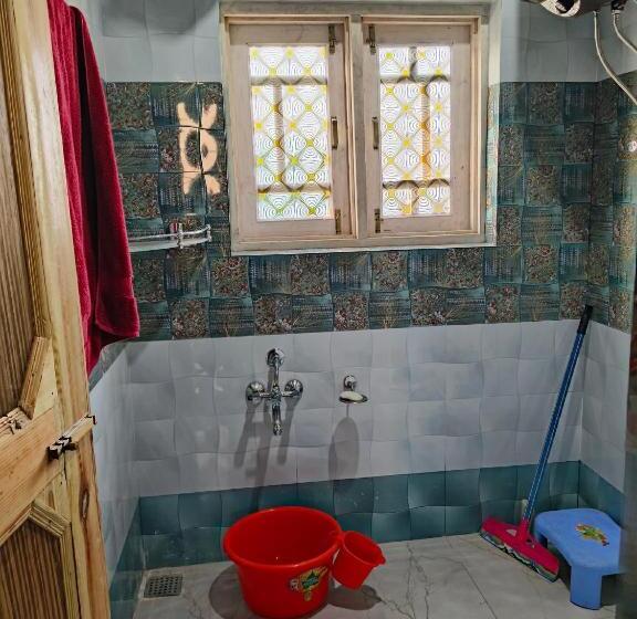 פנסיון Magray Guest House