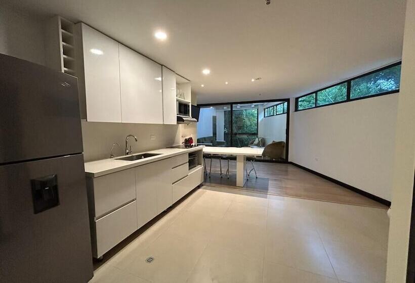 پانسیون Room In Bb   Suite Presidencial En Hotel Proximo Al Aeropuerto