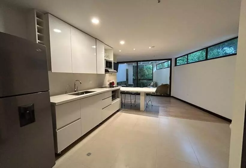 پانسیون Room In Bb   Suite Presidencial En Hotel Proximo Al Aeropuerto