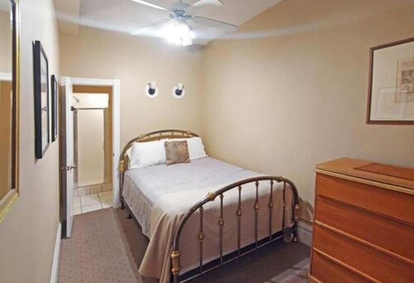 Private Room With Private Bath In B&b In Lakeview   2d