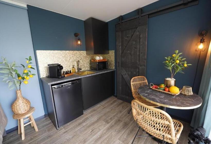 B&b/tiny House Bij Zee