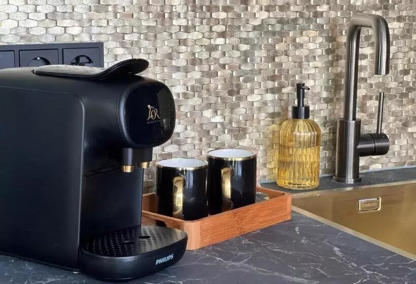 B&b/tiny House Bij Zee