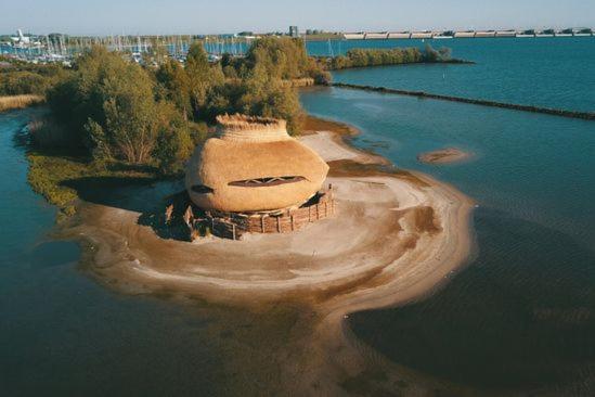 B&b/tiny House Bij Zee