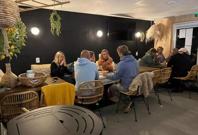 B&b/tiny House Bij Zee