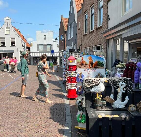 B&b/tiny House Bij Zee