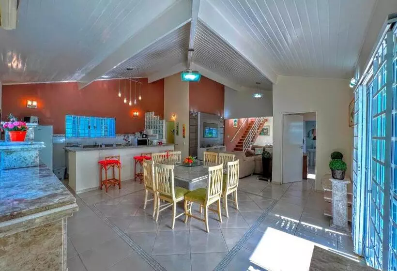 Aamiaismajoitus (B&B) Mansão Azul
