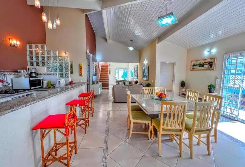 Aamiaismajoitus (B&B) Mansão Azul