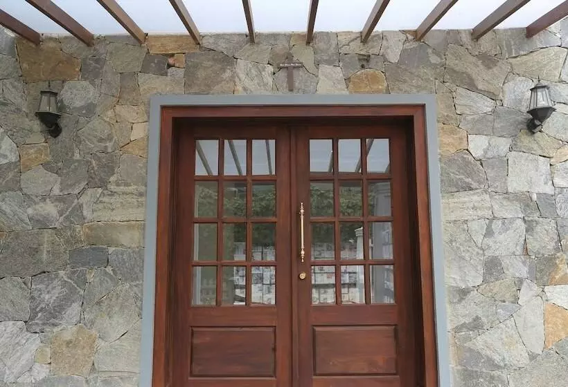 Majatalo Nicholas Cottage