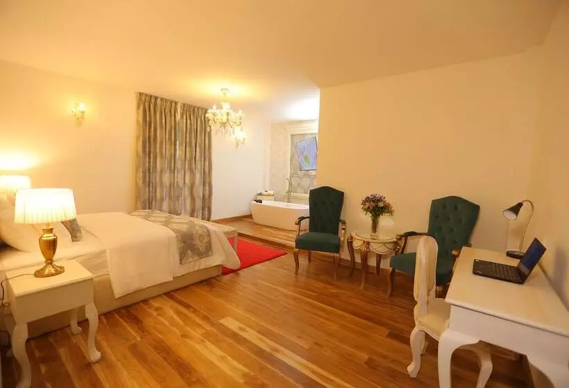 Majatalo Nicholas Cottage