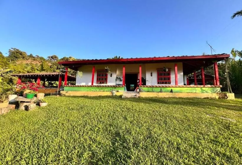 ペンション Residencia Artistica Y Hostal Los Colores