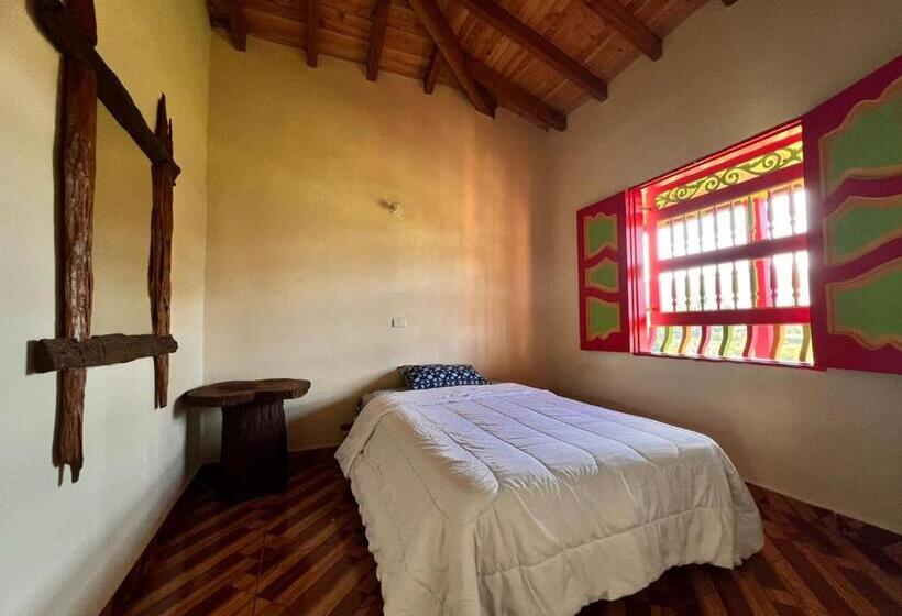 پانسیون Residencia Artistica Y Hostal Los Colores
