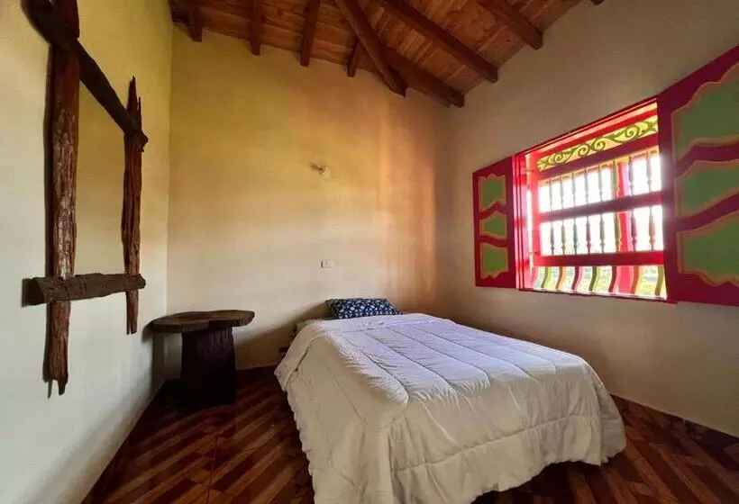 ペンション Residencia Artistica Y Hostal Los Colores