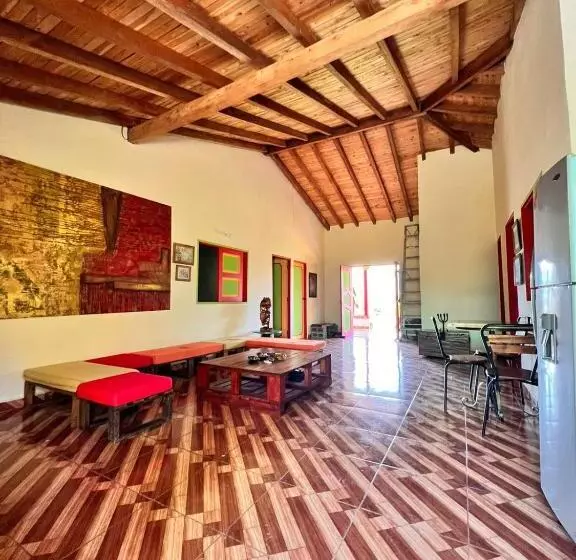 ペンション Residencia Artistica Y Hostal Los Colores