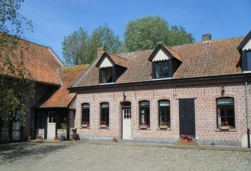Aamiaismajoitus (B&B) Gîte Du Haut Ballot