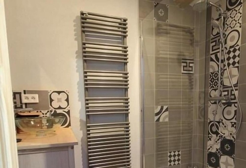 مبيت وإفطار La Bergerie Du Bois Joannin 1497 Route Des Fleuriats