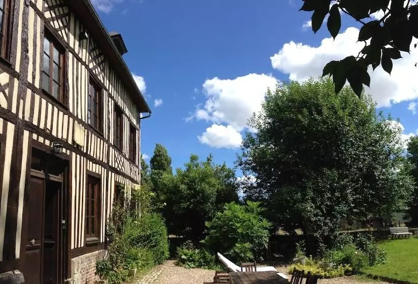 ベッドアンドブレックファースト Le Petit Manoir De La Vernelle