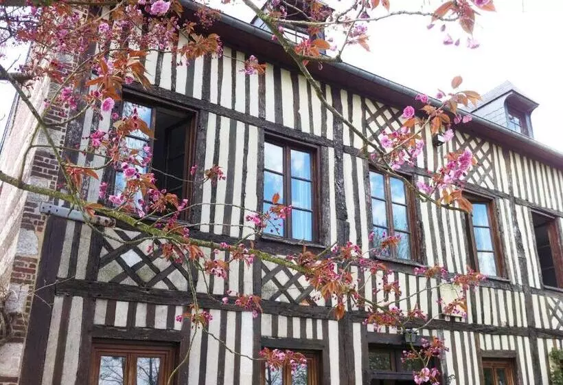 ベッドアンドブレックファースト Le Petit Manoir De La Vernelle