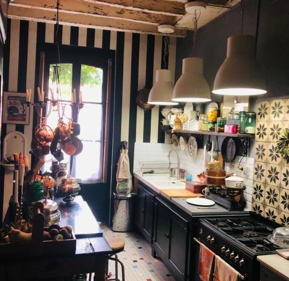 צימר Maison D'hôtes Les Volets Verts Et Sa Brocante