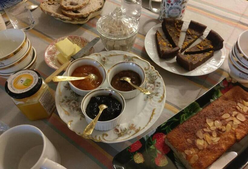 צימר Maison D'hôtes Les Volets Verts Et Sa Brocante