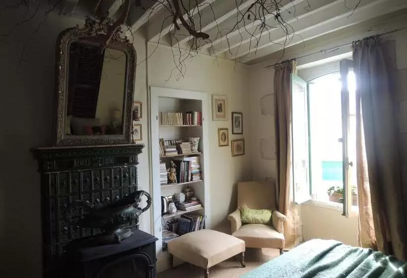 ベッドアンドブレックファースト Maison D'hôtes Les Volets Verts Et Sa Brocante