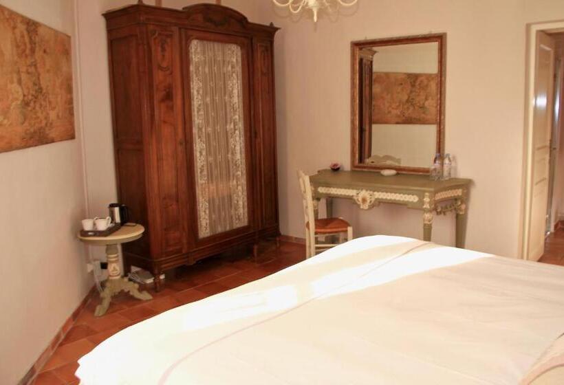 مبيت وإفطار Sainte Hélène Chambres D Hôtes & Appartement