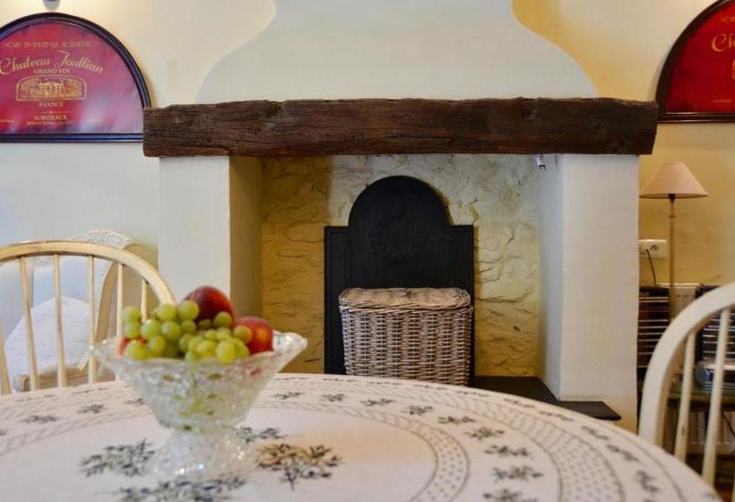 مبيت وإفطار Sainte Hélène Chambres D Hôtes & Appartement