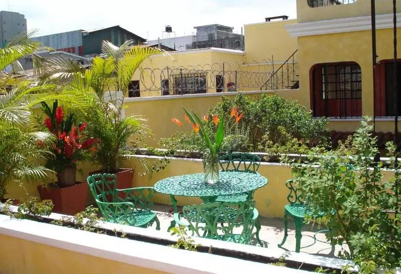 هتل Casa De Los Nazarenos