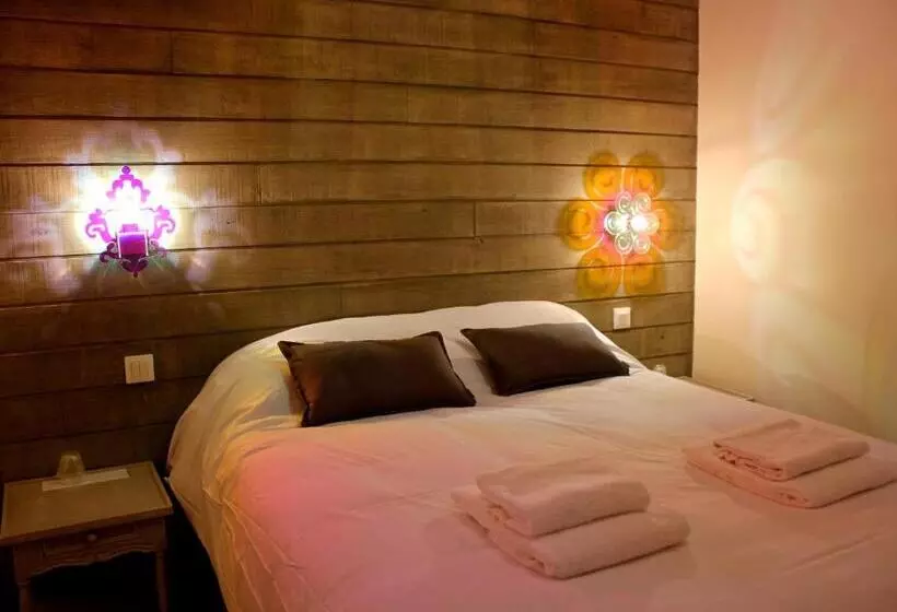 Hotelli Logis Hôtel & Restaurant Le Cadet De Gascogne