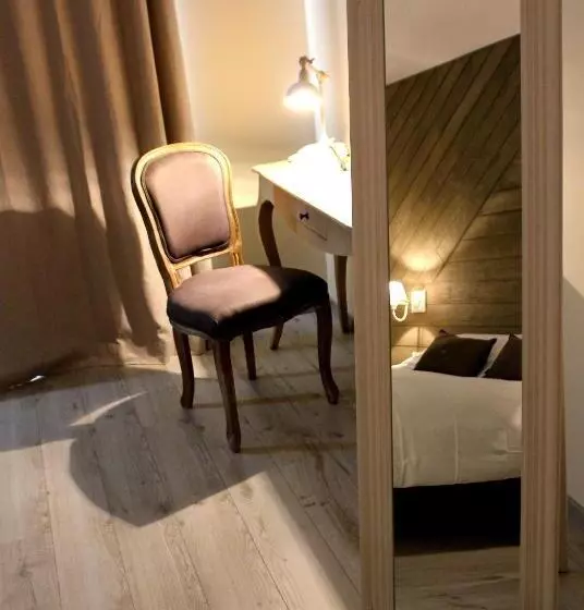 Hotelli Logis Hôtel & Restaurant Le Cadet De Gascogne
