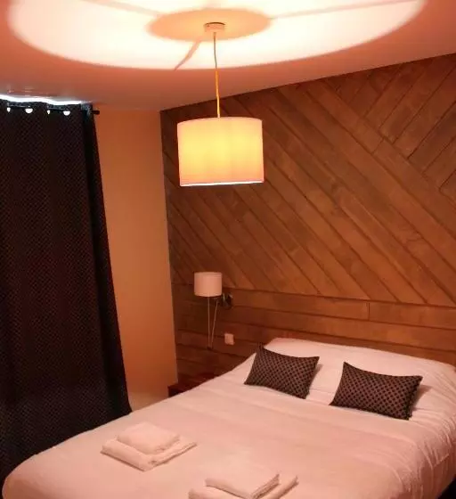 Hotelli Logis Hôtel & Restaurant Le Cadet De Gascogne