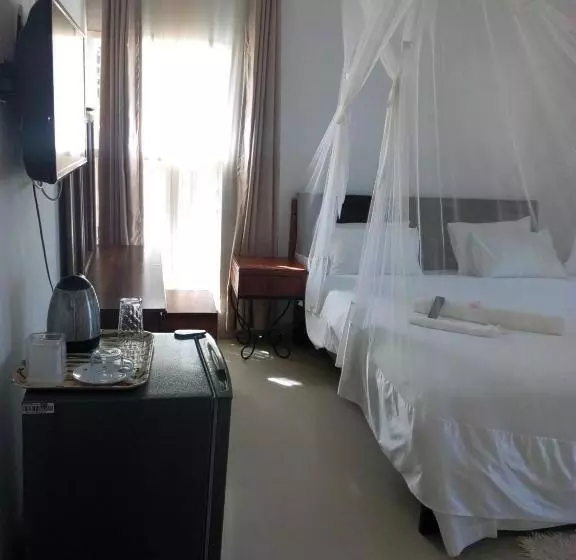 پانسیون Kuku Royal Lodge
