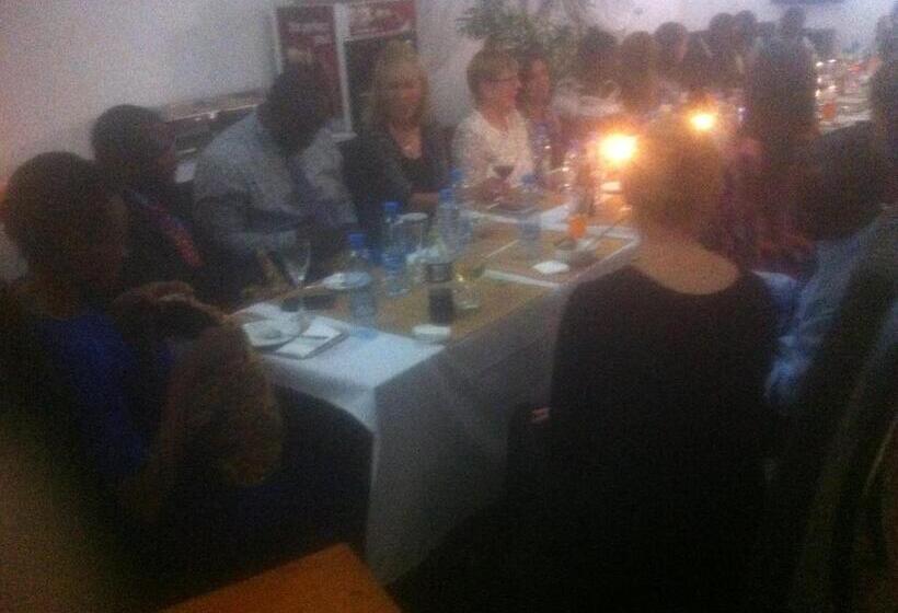 پانسیون Kuku Royal Lodge