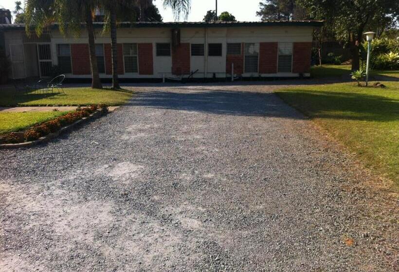 پانسیون Kuku Royal Lodge