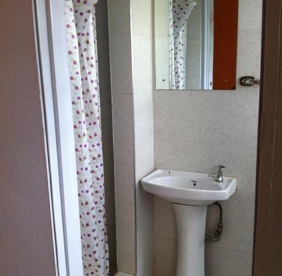 پانسیون Kuku Royal Lodge