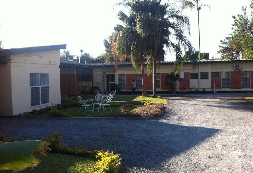 پانسیون Kuku Royal Lodge