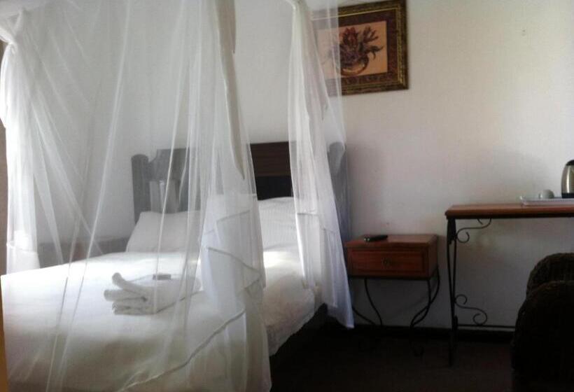 پانسیون Kuku Royal Lodge