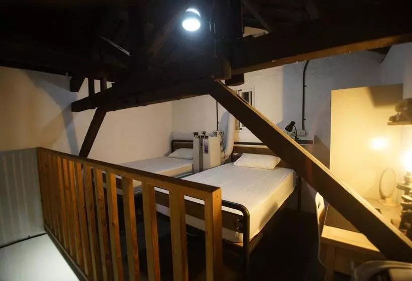 Pisces Youth Hostel