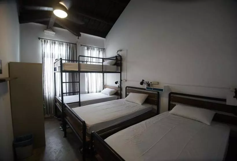Pisces Youth Hostel