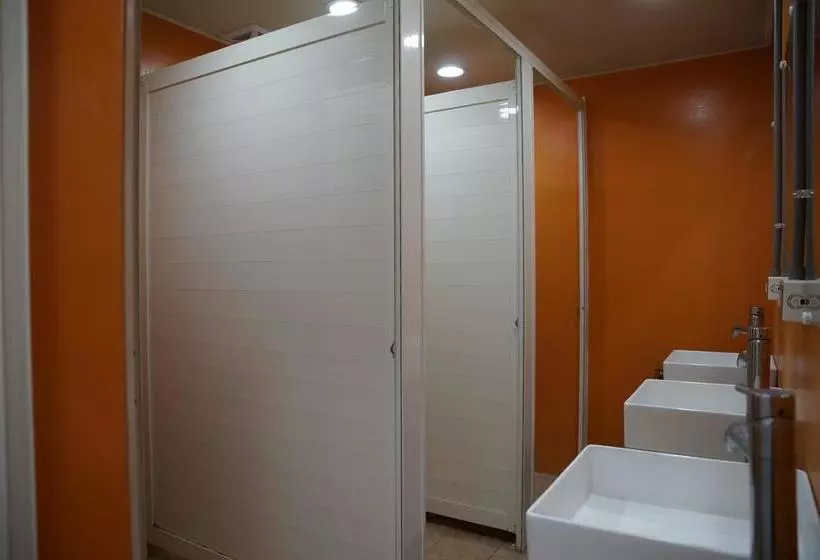 Pisces Youth Hostel