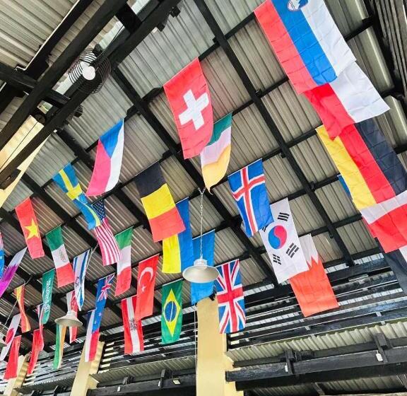 Hospedaria Camp Backpackers Port Barton