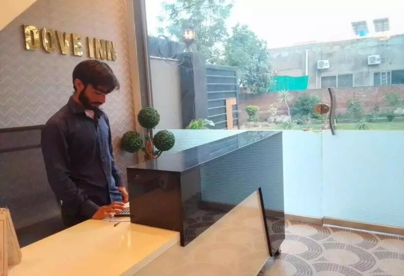 هاستل Dove Inn Hotel Wahdat Road