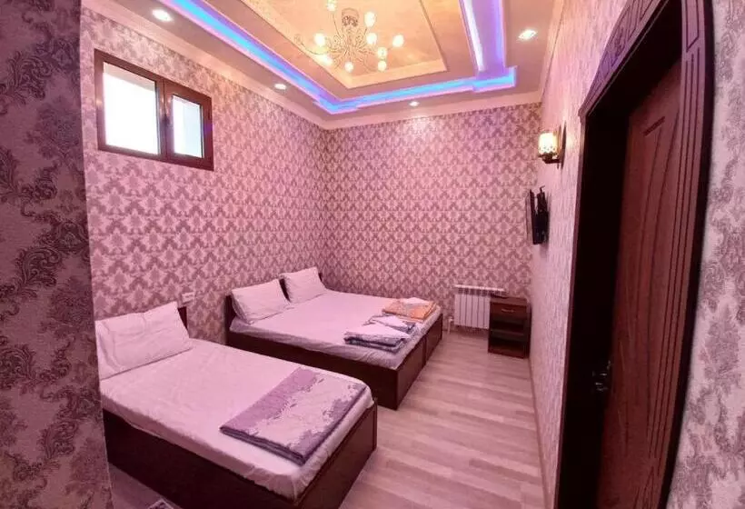 هاستل Yusuf Gold House