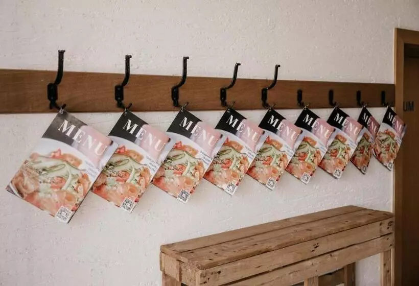 Aamiaismajoitus (B&B) Stern Kuppelzelt