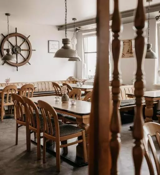 Aamiaismajoitus (B&B) Stern Kuppelzelt