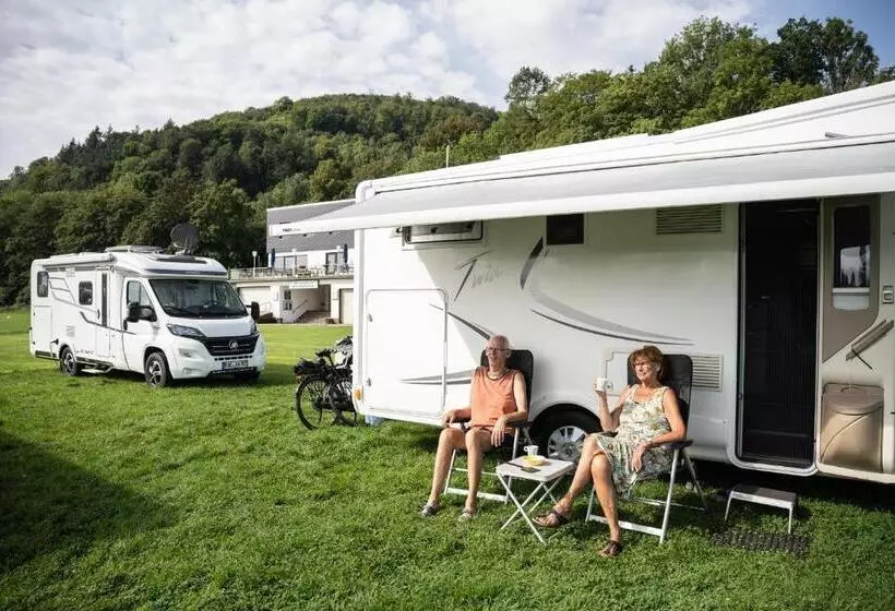 Aamiaismajoitus (B&B) Stern Kuppelzelt