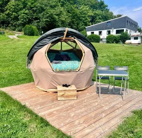 Aamiaismajoitus (B&B) Stern Kuppelzelt