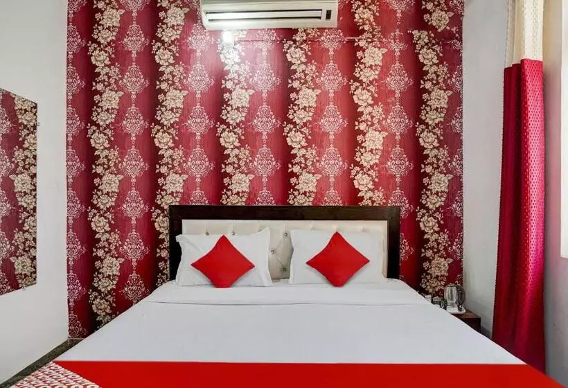 Hotelli Flagship The Royal Guest House