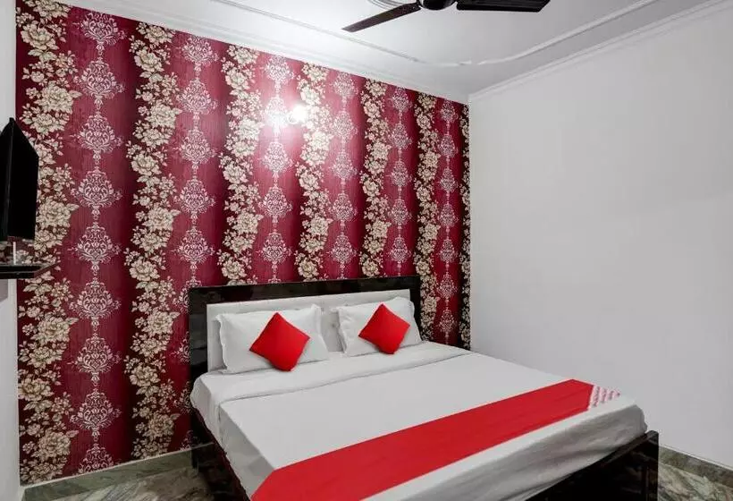 Hotelli Flagship The Royal Guest House