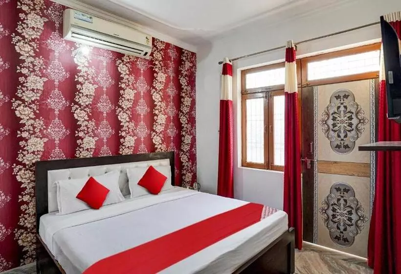 Hotelli Flagship The Royal Guest House