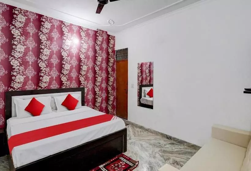 Hotelli Flagship The Royal Guest House